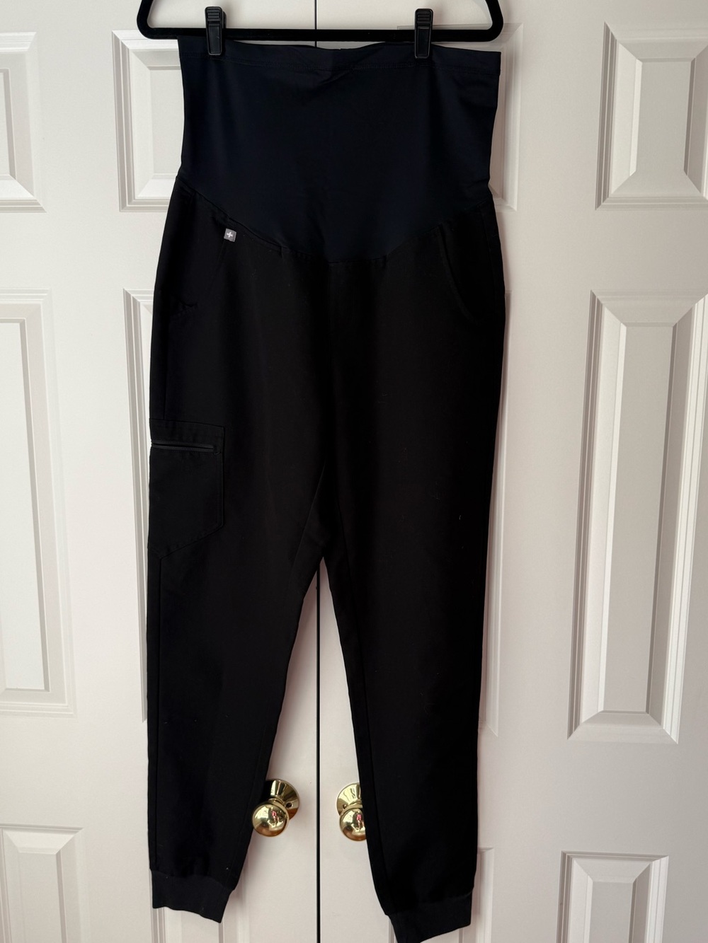 Figs Zamora Maternity Jogger Scrub Pant- black